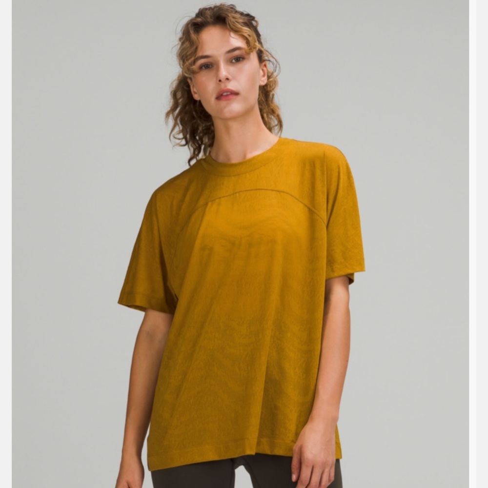 NWOT Lululemon top!